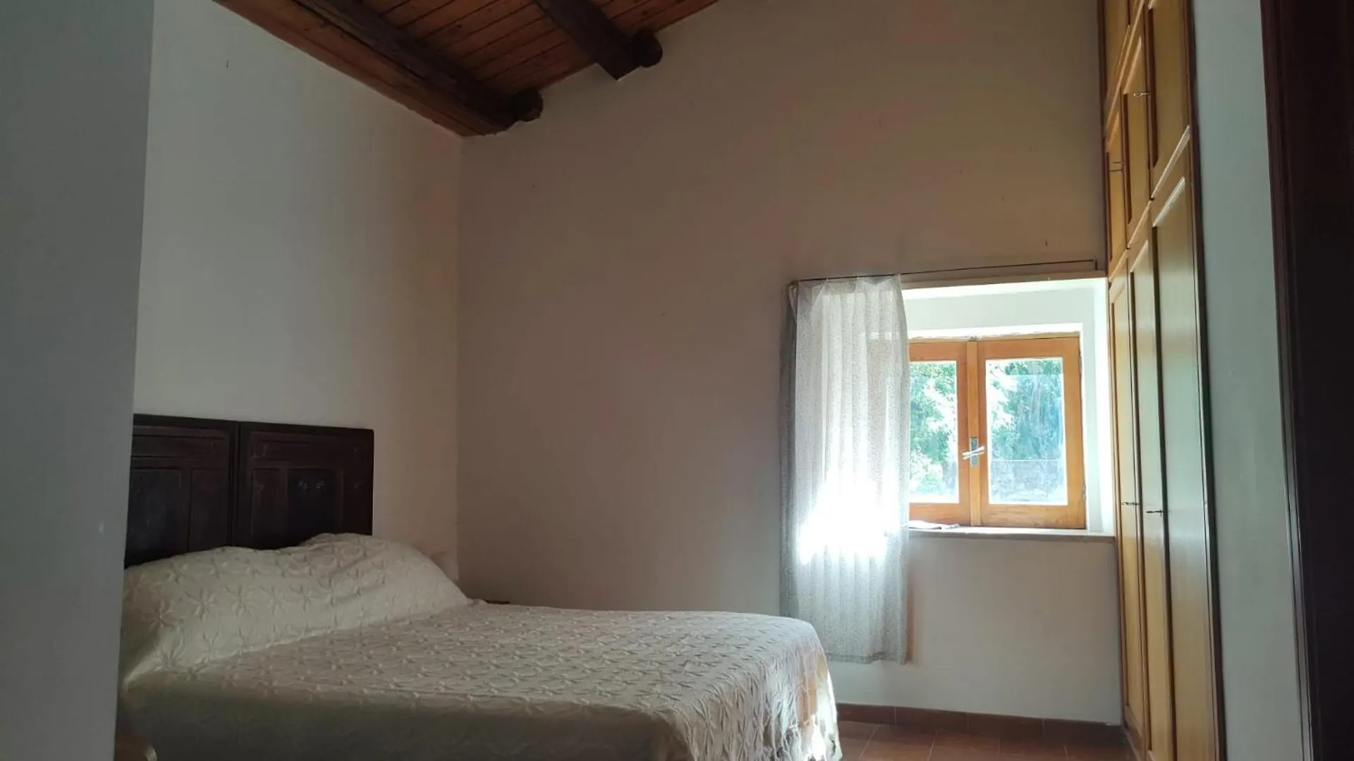 Linati'S Apartments Pollina Italia