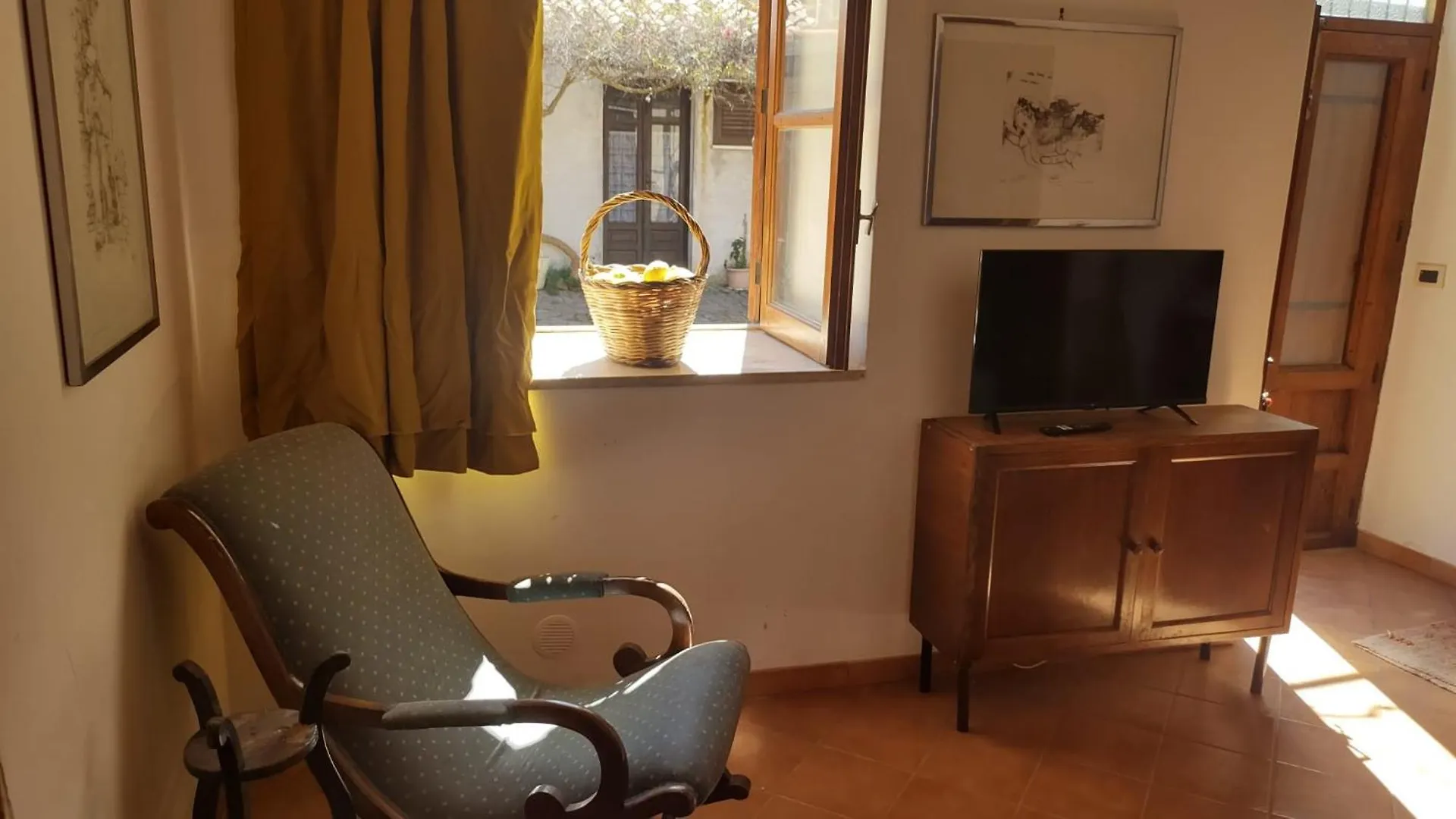 Linati'S Apartments Pollina